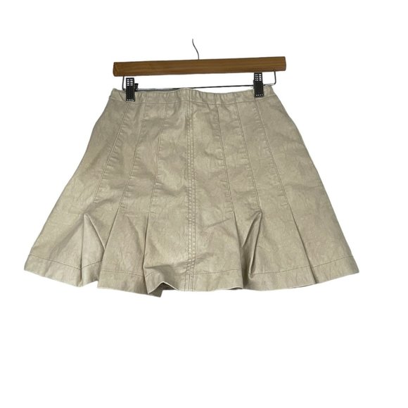 Free People Faux Leather Pleated Mini Skirt‎ size 4 Cream - Picture 1 of 7